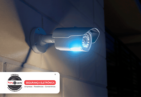 Câmera IP Externa com Visão Noturna Full-Color: Segurança 24h para Condomínios em Contagem